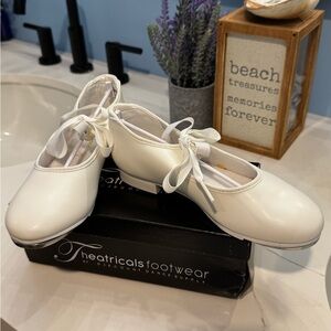 Theatricals Kids White Dress Shoes